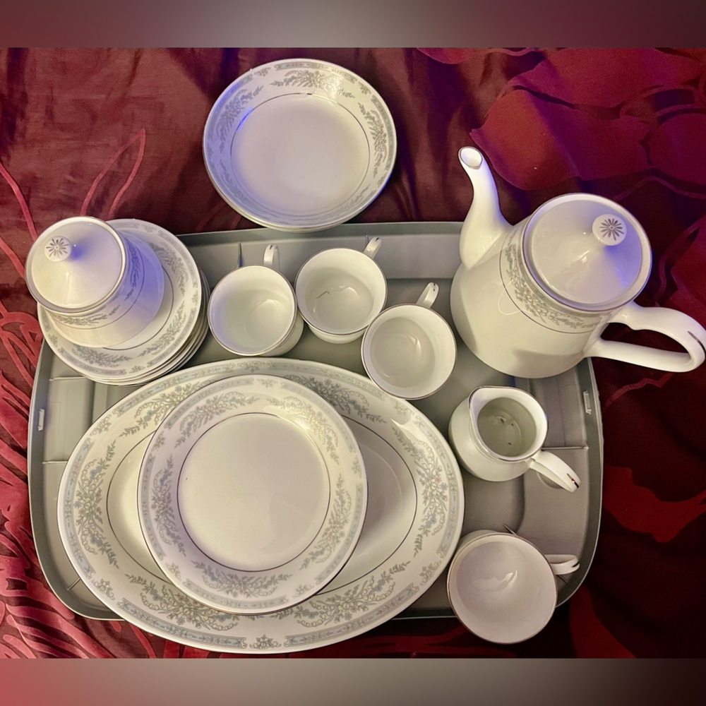 Crown Ming China set